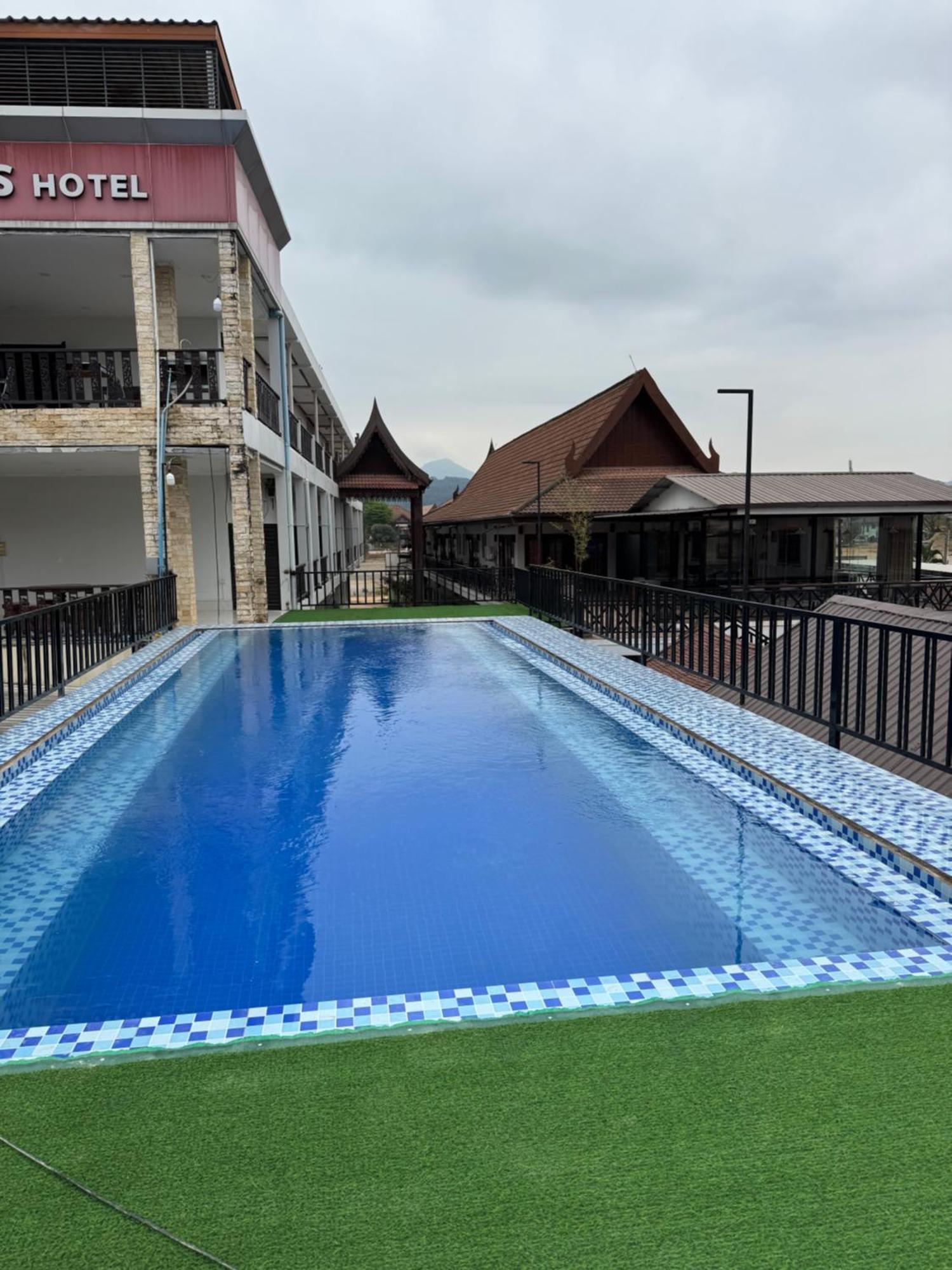 A P S Moutain View Hotel Vangviang Kültér fotó