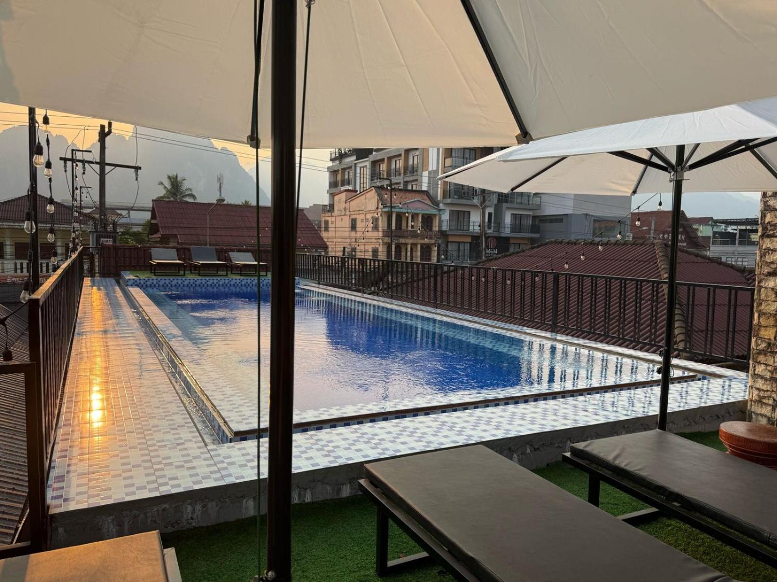 A P S Moutain View Hotel Vangviang Kültér fotó